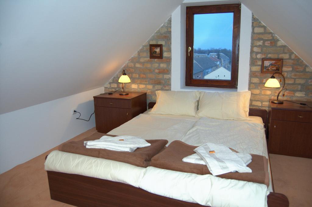 Guest House Prenociste Piccolina Sombor Exterior photo